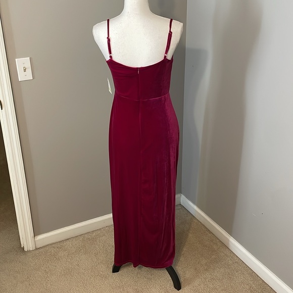 Magenta velvet maxi gown - Picture 3 of 8